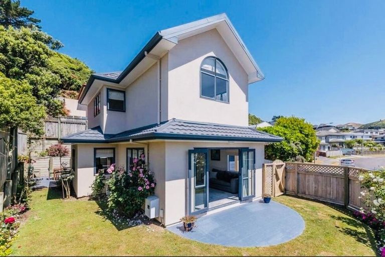 Photo of property in 17a Furlong Crescent, Churton Park, Wellington, 6037