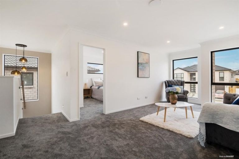 Photo of property in 69 Drumbuoy Drive, Flat Bush, Auckland, 2019