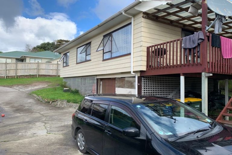 Photo of property in 9 Craigbank Avenue, New Lynn, Auckland, 0600