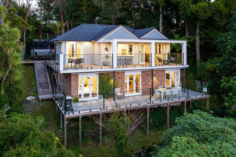 Photo of property in 97 Scenic Drive, Titirangi, Auckland, 0604