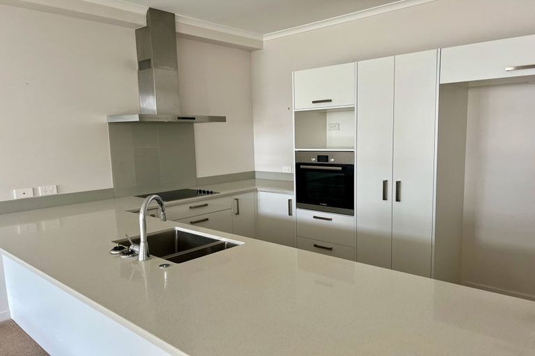 Photo of property in 94 Hobsonville Point Road, Hobsonville, Auckland, 0616