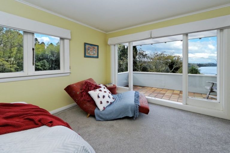 Photo of property in 7 Opou Road, Titirangi, Auckland, 0604