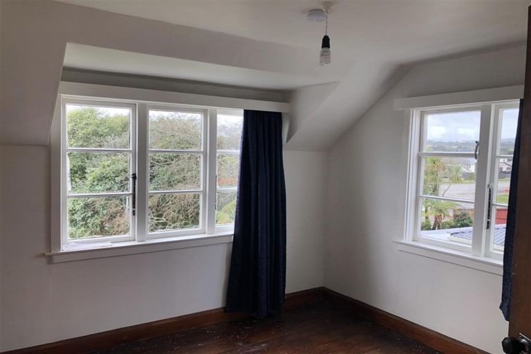 Photo of property in 215 Hampden Street, Hokitika, 7810