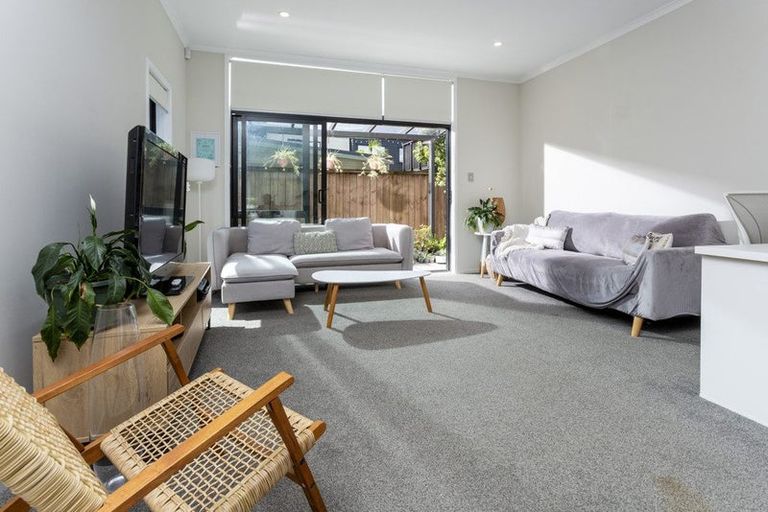 Photo of property in 2 Rarahu Road, Hobsonville, Auckland, 0616
