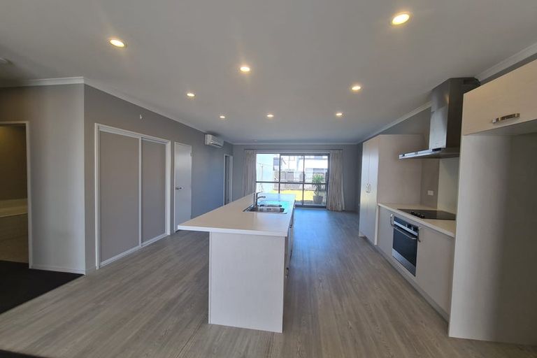 Photo of property in 19 William Dawson Crescent, Wigram, Christchurch, 8025