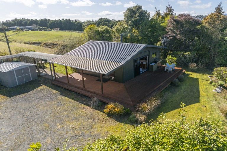 Photo of property in 18 Whakaroa Road, Kinloch, Taupo, 3385