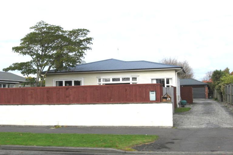 Photo of property in 18 Winters Road, Redwood, Christchurch, 8051