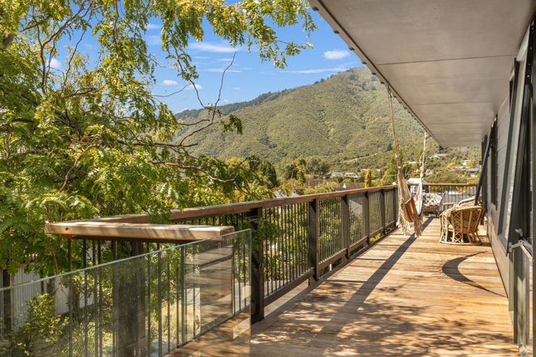 Photo of property in 15 Ranui Street, Waikawa, Picton, 7220