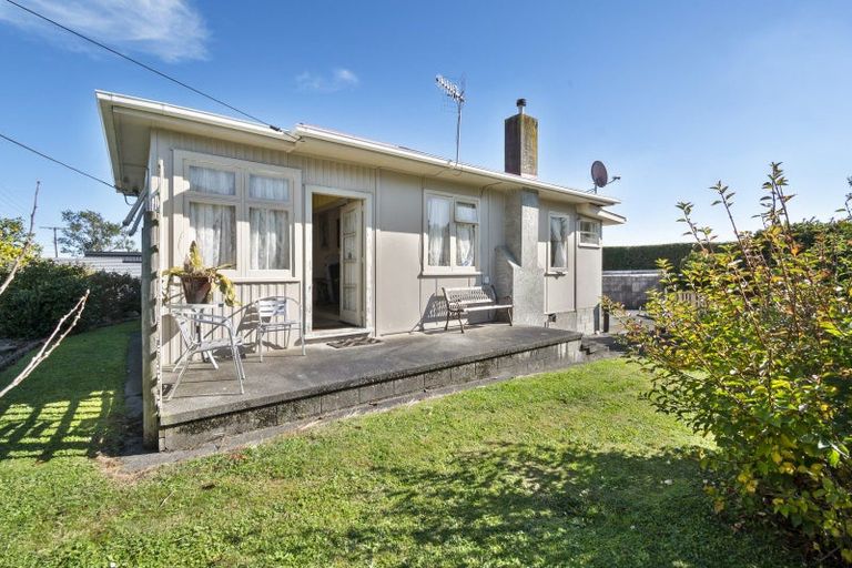 Photo of property in 6 Milne Street, Sanson, 4817