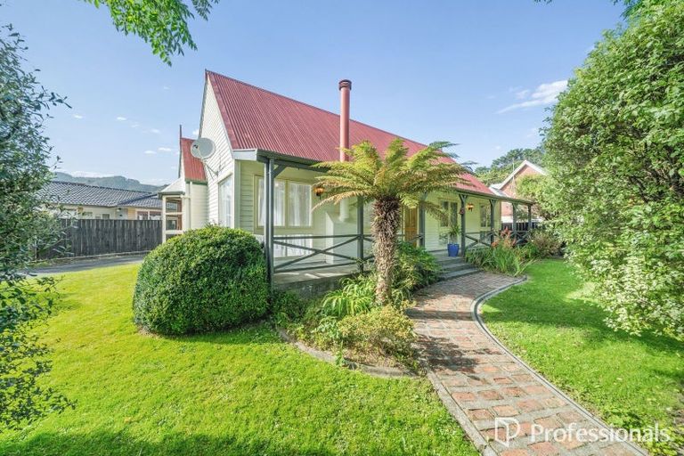 Photo of property in 3 Mcenroe Grove, Naenae, Lower Hutt, 5011