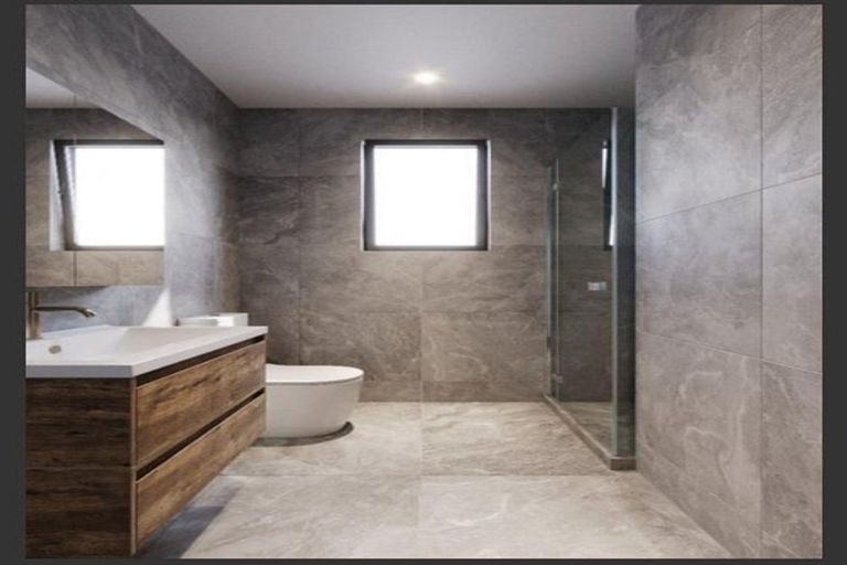 Photo of property in 11/19 Roberts Road, Glenfield, Auckland, 0629