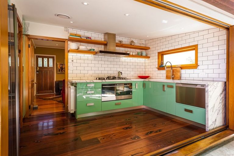 Photo of property in 404 Montreal Street, Christchurch Central, Christchurch, 8013