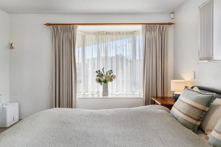 Photo of property in 9 Renoir Street, West Harbour, Auckland, 0618