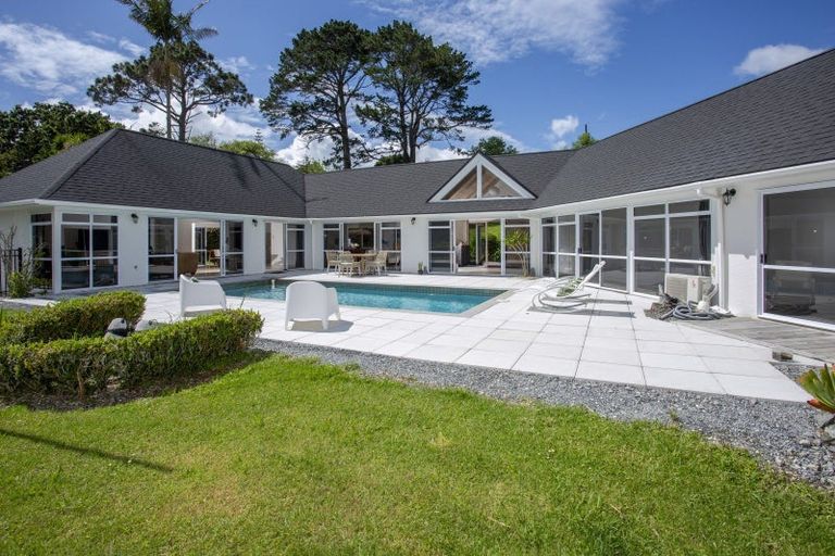 Photo of property in 30 Bernard Magnus Lane, Greenhithe, Auckland, 0632