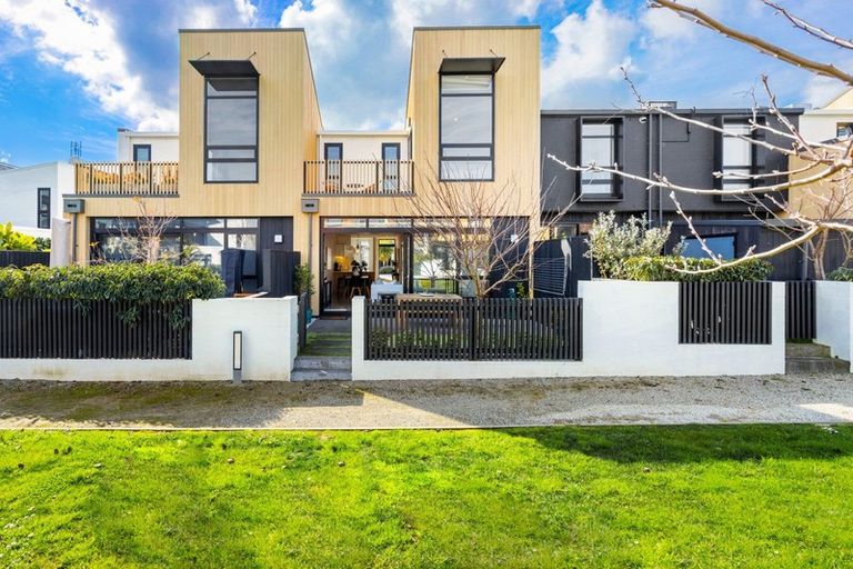 Photo of property in 15 Isitt Road, Hobsonville, Auckland, 0616