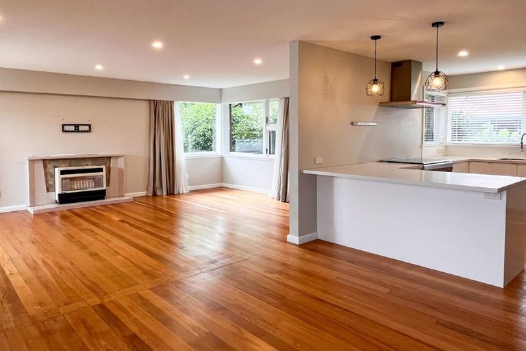 Photo of property in 180 Centaurus Road, Saint Martins, Christchurch, 8022