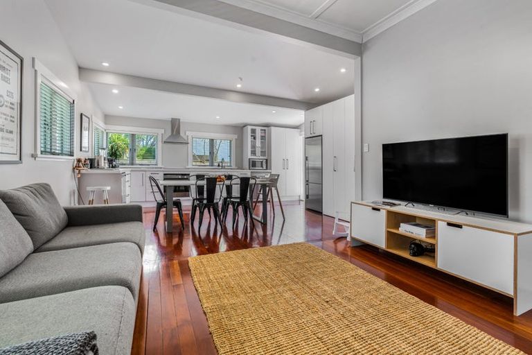 Photo of property in 2 Tennyson Street, Northcote Point, Auckland, 0627