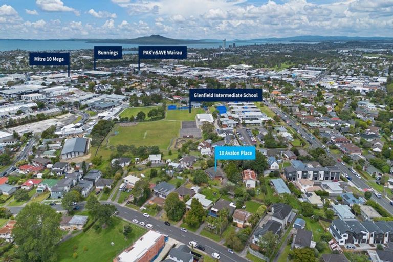 Photo of property in 10 Avalon Place, Glenfield, Auckland, 0629