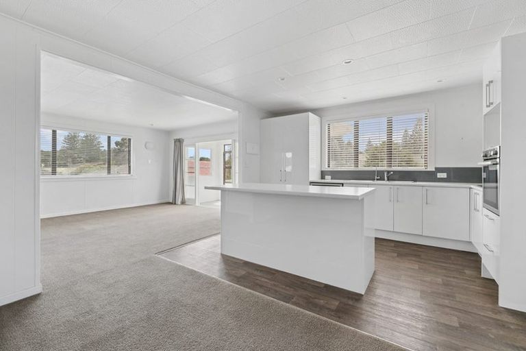Photo of property in 27 Elizabeth Street, Orewa, 0931