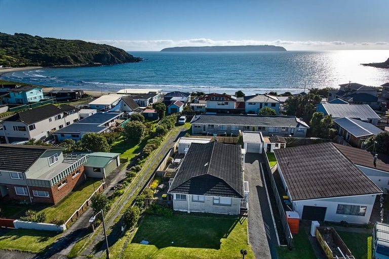 Photo of property in 8b Tireti Road, Titahi Bay, Porirua, 5022