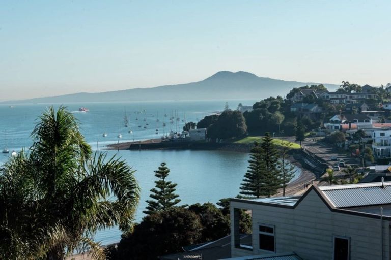 Photo of property in 2/3 Te Akau Crescent, Bucklands Beach, Auckland, 2012
