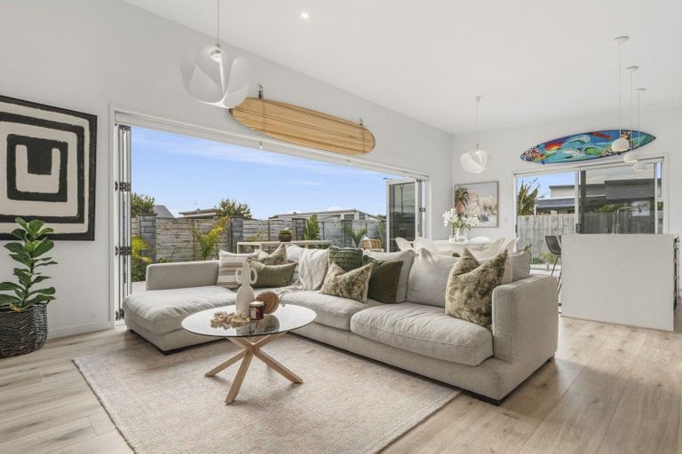Photo of property in 25 Coutts Street, Papamoa Beach, Papamoa, 3118