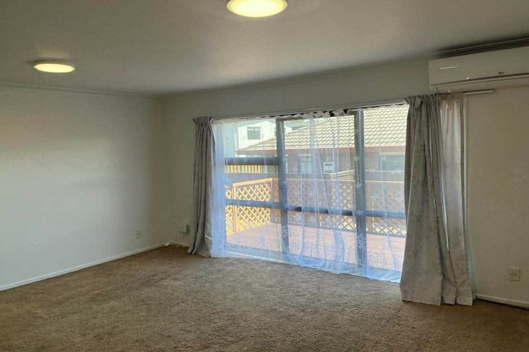 Photo of property in 2/107 Moore Street, Howick, Auckland, 2014