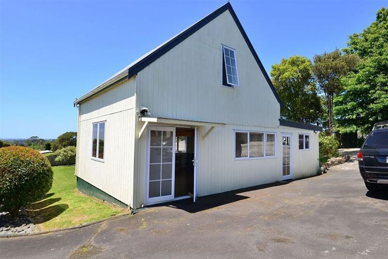 Photo of property in 306 Glengarry Road, Glen Eden, Auckland, 0602