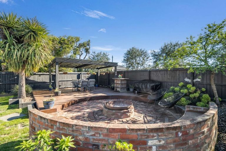 Photo of property in 54 Marriotts Road, North New Brighton, Christchurch, 8083