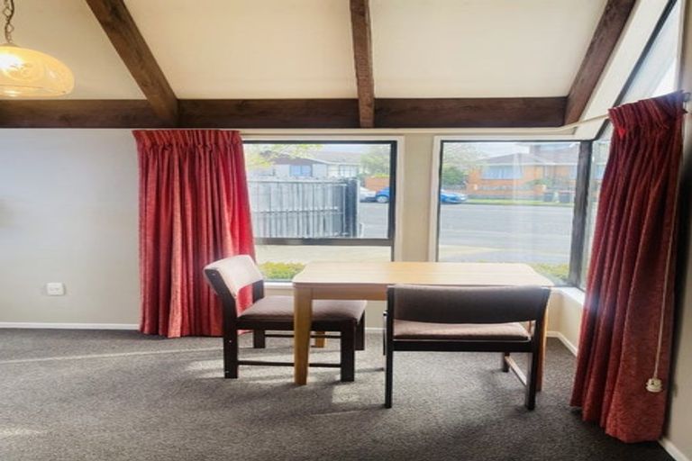 Photo of property in 2/35 Solway Avenue, Ilam, Christchurch, 8041