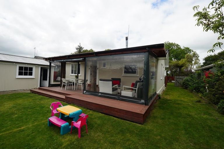 Photo of property in 73 Argyle Avenue, Takaro, Palmerston North, 4410