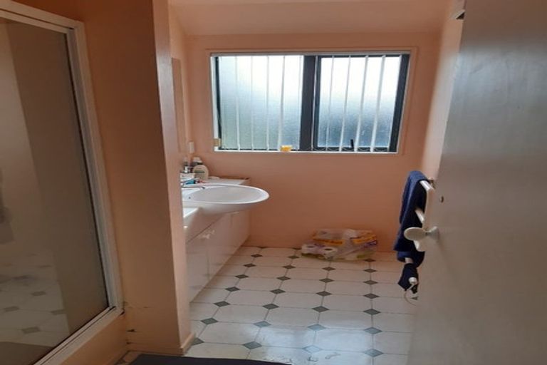 Photo of property in 74 Mandeville Street, Riccarton, Christchurch, 8011