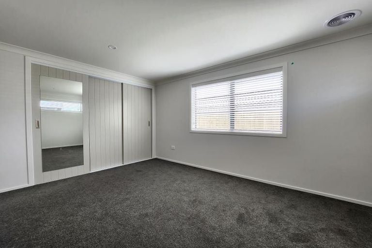 Photo of property in 126 Melksham Drive, Churton Park, Wellington, 6037