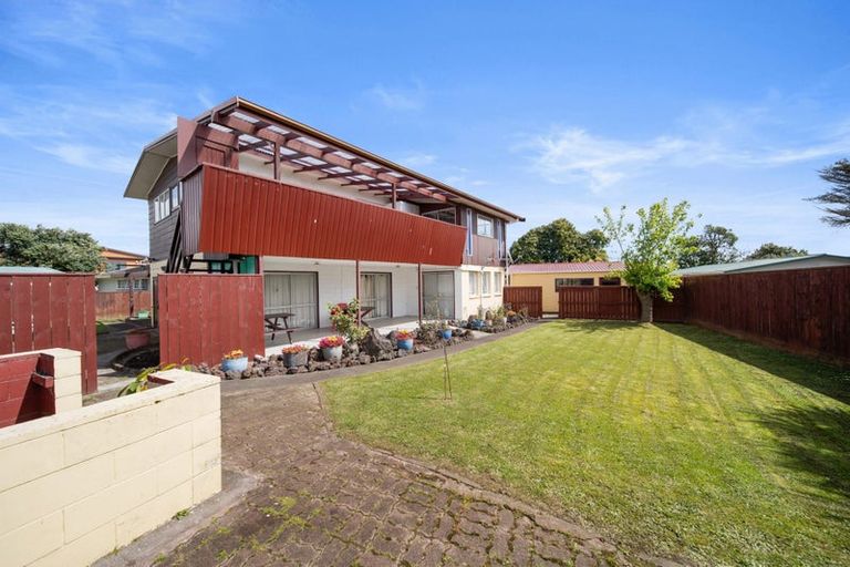 Photo of property in 26 Ewbank Place, Manurewa, Auckland, 2102