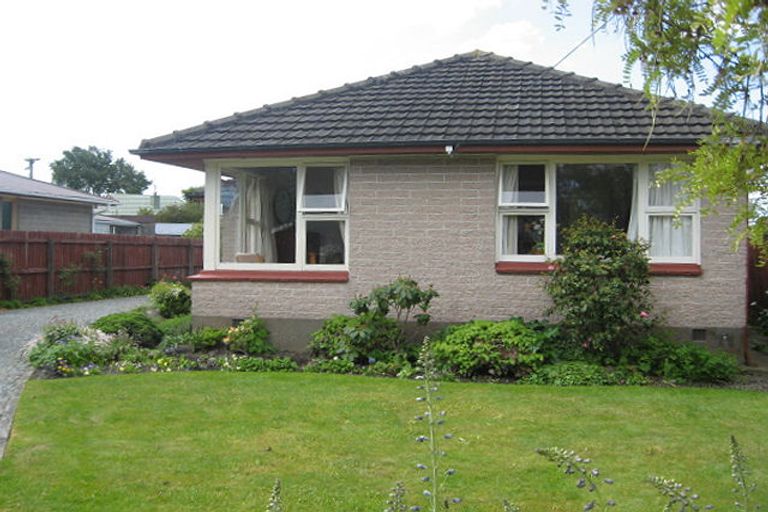 Photo of property in 19 Sturrocks Road, Redwood, Christchurch, 8051