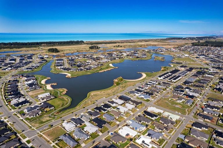 Photo of property in 62 Aroha Street, Pegasus, 7612