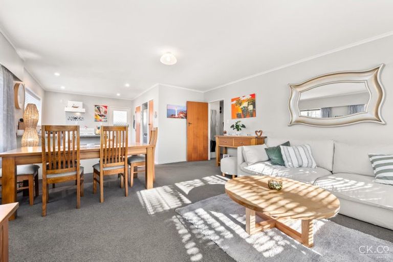 Photo of property in 43a Ludlam Crescent, Woburn, Lower Hutt, 5010