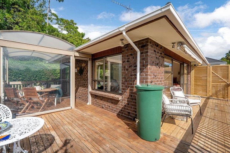Photo of property in 2/13 Coronation Road, Hillcrest, Auckland, 0627