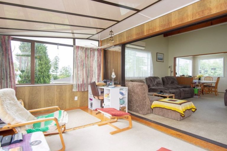 Photo of property in 3 Denyer Place, New Lynn, Auckland, 0600