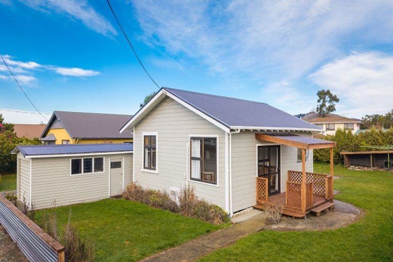 Photo of property in 11 George Street, Waimate, 7924
