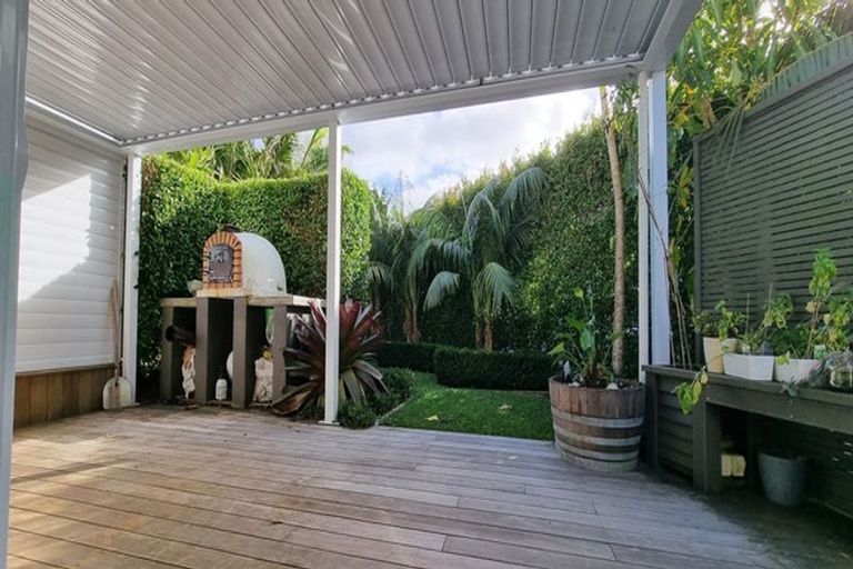 Photo of property in 24 Bevyn Street, Castor Bay, Auckland, 0620
