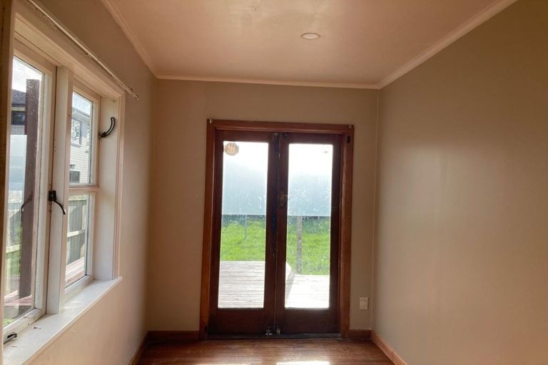 Photo of property in 55 Beaubank Road, Kelston, Auckland, 0602