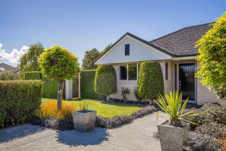 Photo of property in 10 Cathcart Crescent, Prebbleton, 7604