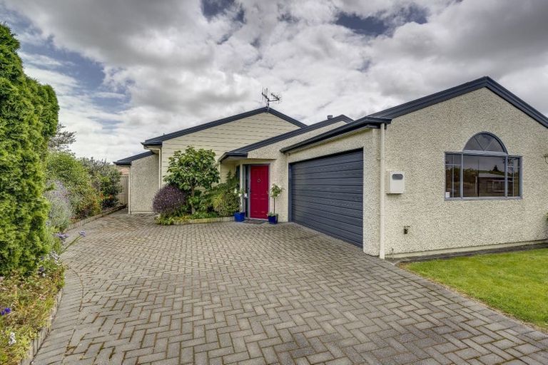 Photo of property in 2/193 Gloucester Street, Taradale, Napier, 4112