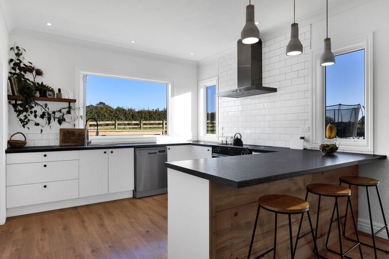 Photo of property in 159 Opunake Road, Stratford, 4391