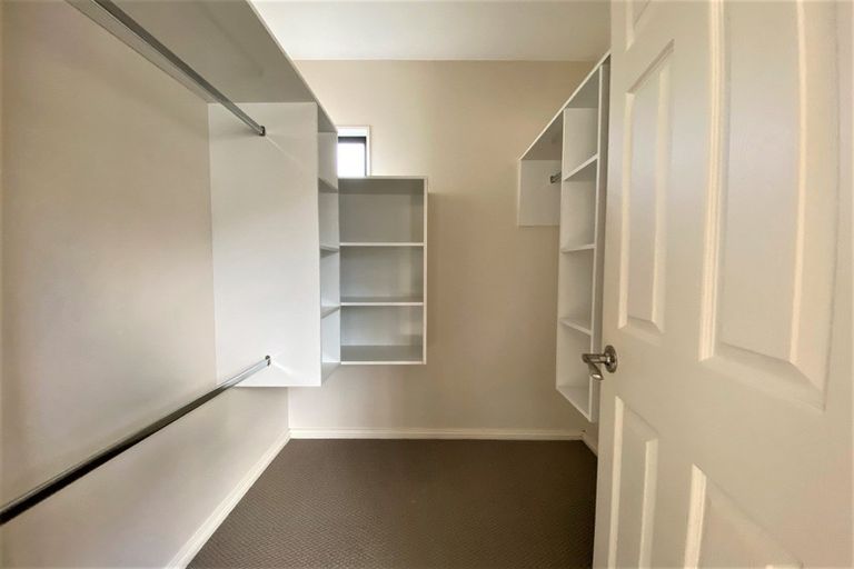 Photo of property in 4 Luxor Place, Massey, Auckland, 0614
