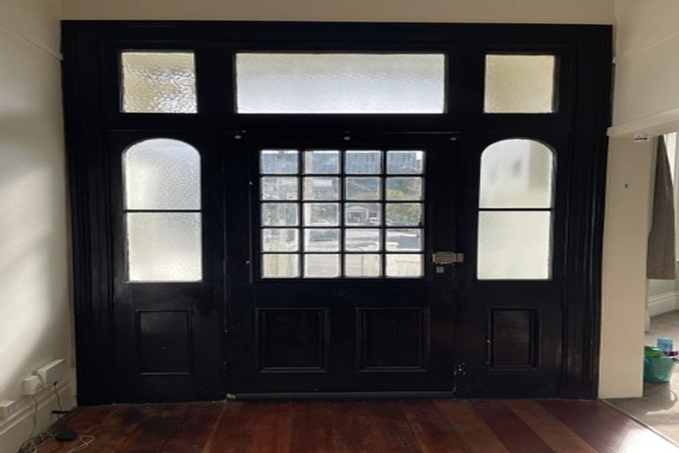 Photo of property in 91 Tasman Street, Mount Cook, Wellington, 6021