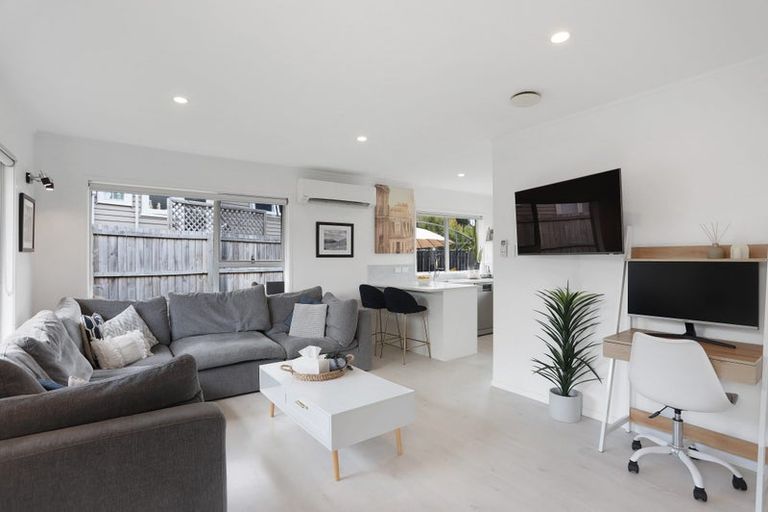 Photo of property in 1/61 Mcclintock Road, Massey, Auckland, 0614