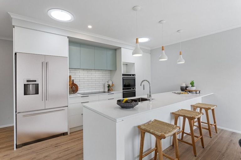 Photo of property in 11 Taikura Avenue, Red Beach, 0932