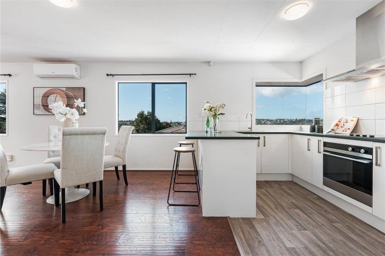 Photo of property in 1/3 Valecrest Place, Bayview, Auckland, 0629